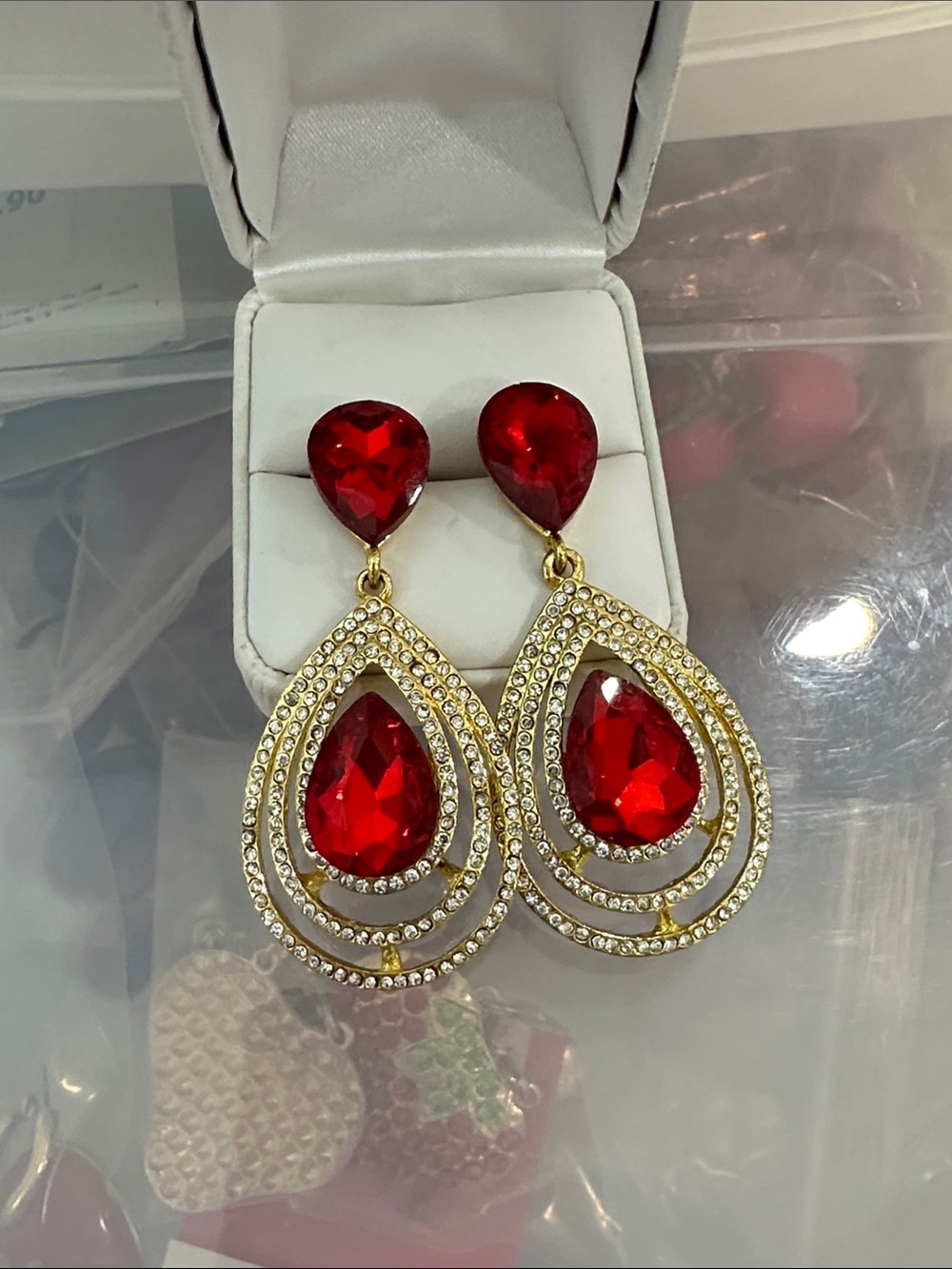 Elegant Gold-Trim Red Teardrop Dangle Earrings - Picture 2 of 2